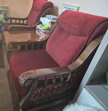 Bağ divan və kreslo dəstləri: İşlənmiş, Jurnal masası, 2 kreslo, Divan, Rumıniya — 21