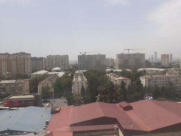 однокомнатная квартира в баку: Neftçilər m/st. Qara Qarayev prospektində yol kənarında metroya 3
