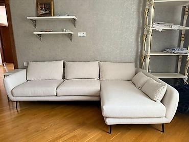 Divan ayriliqda satilir, 2000 manat, KARE brendidir, yenidir. İtalya — 1