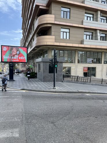 Mağazalar: Səməd Vurğun küçəsində, Təzə Bazarın yanında, vitrinləri Səməd Vurğun -da lalafo.az — 5 Mağazalar: Səməd Vurğun küçəsində, Təzə Bazarın yanında, vitrinləri Səməd Vurğun — 5