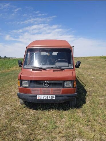 грузовой автозапчасти магазин: Легкий грузовик, Mercedes-Benz, 3 т, Б/у