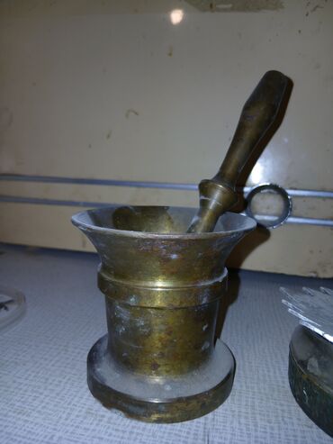 Kabrolar: Misin havan və döymə dəsti - Material: bürünc/mis ərintisi, ağır və