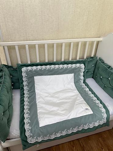 bed sheets: Манеж установлена на нижнюю можно установить выше. Имеется матрас — 4