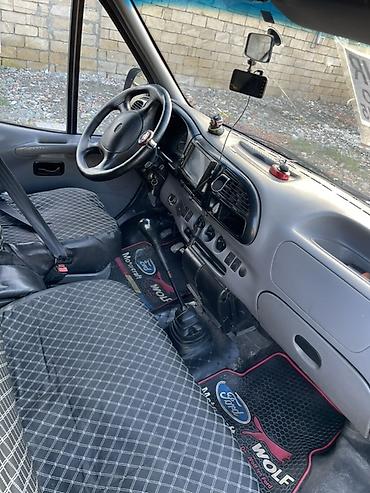 guzgu manitor: Ford Transit furqon tipli yük/miniven avtomobili. Şəkillərdə boz — 6