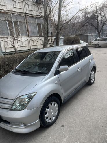 автомобиль тойота аурис: Toyota ist: 2002 г., 1.3 л, Автомат, Бензин, Седан