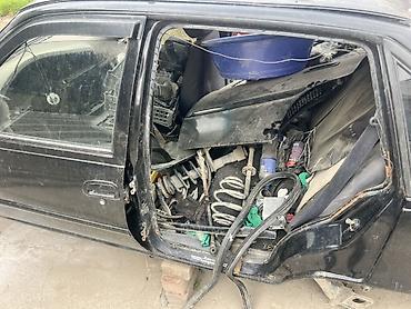 Автозапчасти: Разбор на запчасти: кузов и элементы подвески от хэтчбека (3 двери) — 1