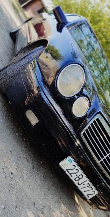 Mercedes-Benz: Mercedes-Benz E-Class: 2 l | 1997 il Sedan — 3