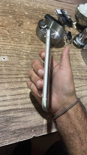 Apple iPhone: IPhone 11, 64 GB, Gümüşü, Face ID — 2