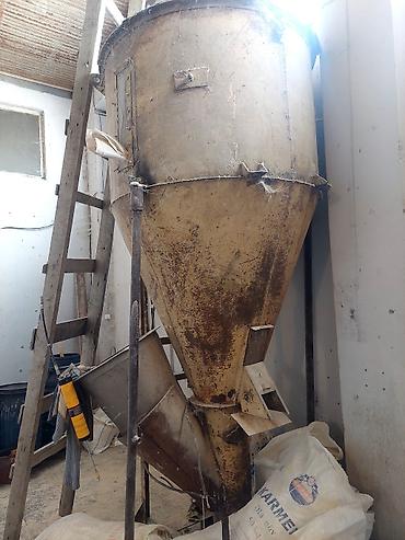 boş kisə: Sənaye tipli qarışdırıcı bunker (şnekli/vertikal mikser) - Təyinat — 1