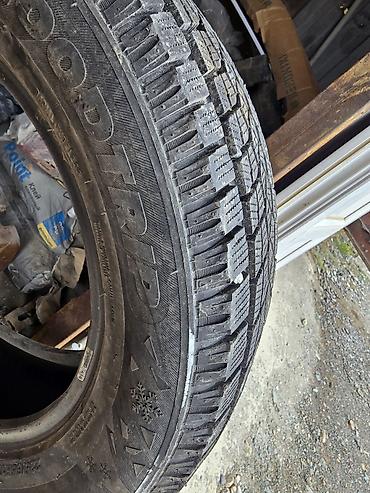 Шины: Шины 225 / 65 / R 17, Зима, Б/у, Комплект, Китай, Bridgestone — 1