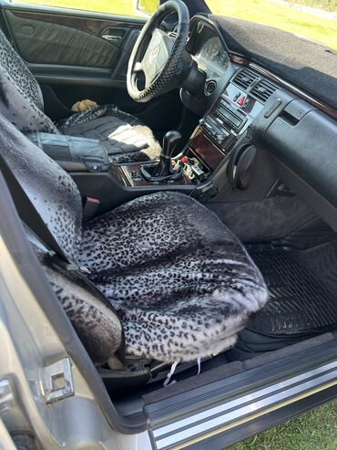 Mercedes-Benz: Mercedes-Benz 220: 1997 г., 2 л, Механика, Бензин, Универсал — 4