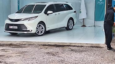 приус плагин гибрид: Toyota Sienna: 2021 г., Гибрид, Минивэн — 2