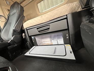 Тягачи: Тягач, Shacman, 2020 г., Тентованный — 8