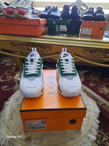 Кроссовки и спортивная обувь: Мужские кроссовки, 39, Новый, цвет - Зеленый, Платная доставка — 8