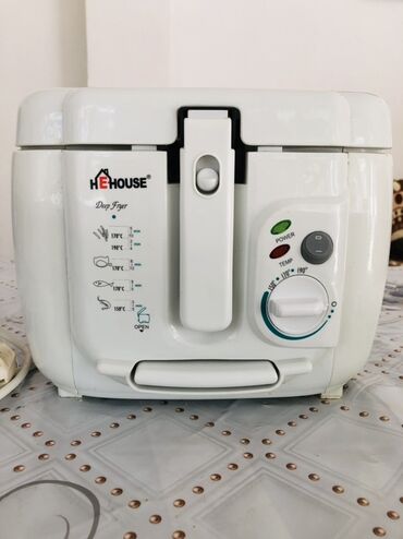 peraşki bişirən aparat: Ağ rəngli HEHOUSE fritoz, müxtəlif qidalar üçün tənzimlənən temperatur