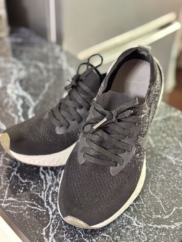 Кроссовки и спортивная обувь: Кроссовки, 38, Nike, Б/у, цвет - Черный, Самовывоз