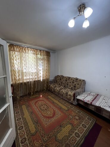 продаю 1 комнатную квартиру: 1 бөлмө, 28 кв. м, Хрущевка, 1 кабат, Эски ремонт