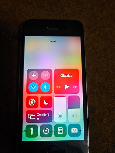 Apple iPhone: Apple iPhone 5S – 4.0" Retina ekran, Touch ID Telefon je potpuno — 4