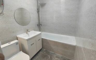 сдаю квартиру в барачном доме: 2 бөлмө, 53 кв. м, Элитка, 1 кабат, Евроремонт