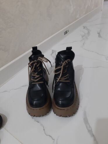 Резиновые сапоги: Набор женской обуви: 1) Резиновые сапоги челси - Цвет: черный - — 23