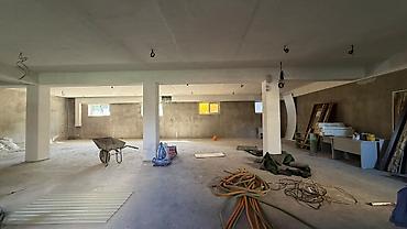 Сдаю Офис целиком: 190 м², В административном здании, Без ремонта, Первая линия