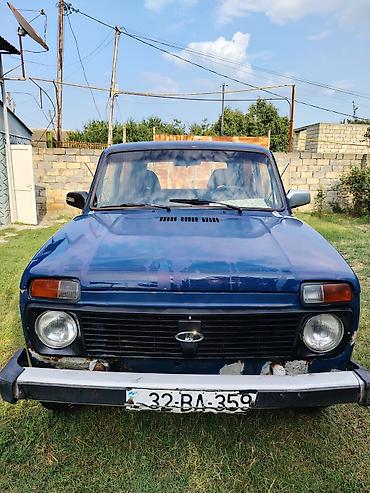 b klass: Model: Lada Niva (VAZ-2121 seriyası) Kuzov: 3 qapılı ofroud kuzovu — 1