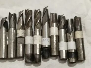 Ostali uređaji: Glodalo 9mm, 9,5mm, 9,6mm, 9,8mm Cena je po komadu Neka glodala su — 5