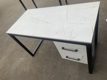 Письменные столы: Письменный стол — 54