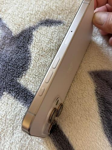 Apple iPhone: IPhone 16 Pro, 256 ГБ на вскрытый без единой царапины пользовался — 2