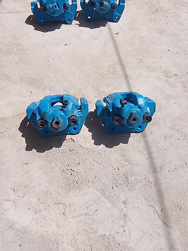 brembo gold: Пара передних тормозных суппортов BMW (логотип M), окрашенные в синий — 4