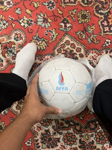 л.м.бреусенко т.а.матохина русский язык 5 класс гдз: Ağ rəngdə olan futbol topu üzərində Azərbaycan Futbol Federasiyasının
