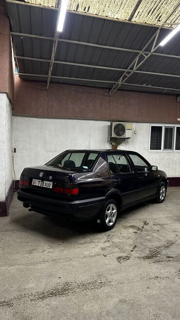 продаю с доплатой мне: Volkswagen Vento: 1996 г., 2 л, Автомат, Бензин, Седан