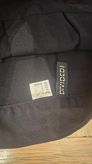 original vintage grunge crni sesir s s: Kratka mini suknjica u veličini 34. Model h&m. Bez mane — 3