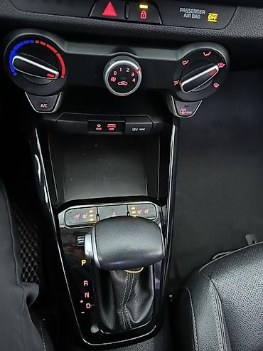 Kia: Kia Stonic: 2018 г., 1.4 л, Автомат, Бензин, Кроссовер — 8