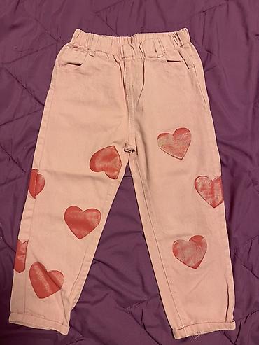 tri četvrt pantalone: Dečije pantalone sa srcima - Model: duge pantalone za decu - Boja — 2