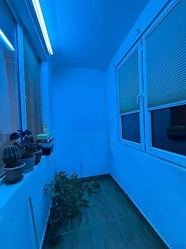 bulbulədə ev satılır: Bakı, 3 otaqlı, Köhnə tikili, m. 8 Noyabr, 85 kv. m — 8