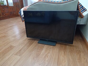 телевизов: Телевизор Panasonic, диагональ ориентировочно 40–43". Особенности: -