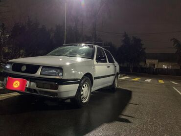 венто авто: Volkswagen Vento: 1993 г., 1.8 л, Механика, Бензин, Седан