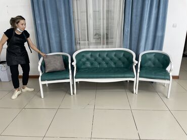 кресло для педикюра: Продается мебель для зоны ожидания