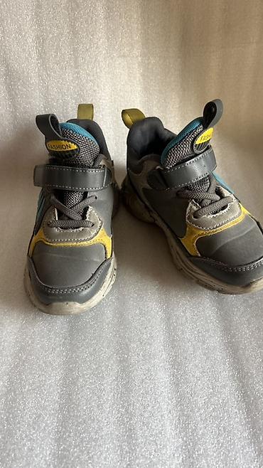 Детская обувь: Набор обуви 1) Детские ботинки осенне‑зимние, черные: - Высокая — 9