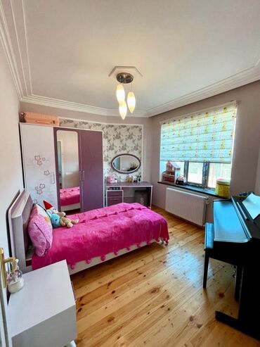 Həyət evləri və villaların satışı: 2 mərtəbəli həyət evi. Binə qəsəbəsi mərkəzdə.4 otaq, 3 hamam tualet — 15