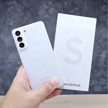 самсунг телефон: Samsung Galaxy S21 FE, 128 ГБ, цвет - Белый, Две SIM карты