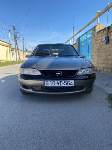 benzin qabi: Opel Vectra: 1.6 l | 1996 il | 500 km Sedan