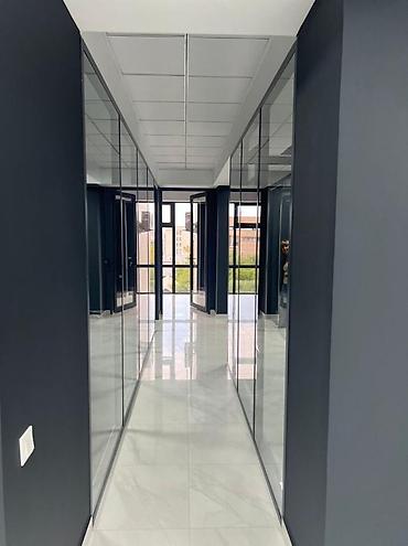 Перегородки на заказ: На заказ Цельностеклянная перегородка, Для офиса, Бронированное стекло, Монтаж, Демонтаж, Бесплатный замер — 9