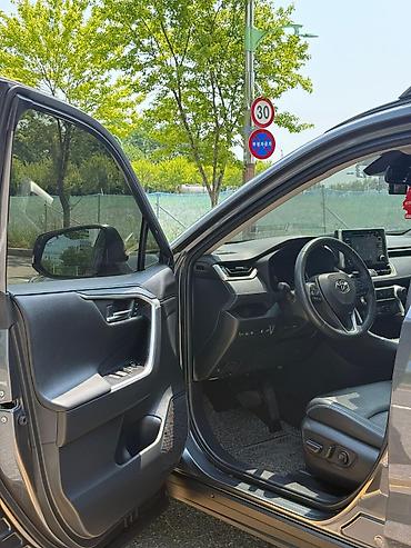 туп: Toyota RAV4: 2021 г., 2.5 л, Автомат, Гибрид, Кроссовер — 8
