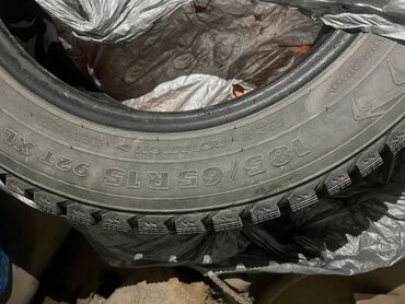 зимнии шины: Продаю зимние резина 185/65R15 б/у