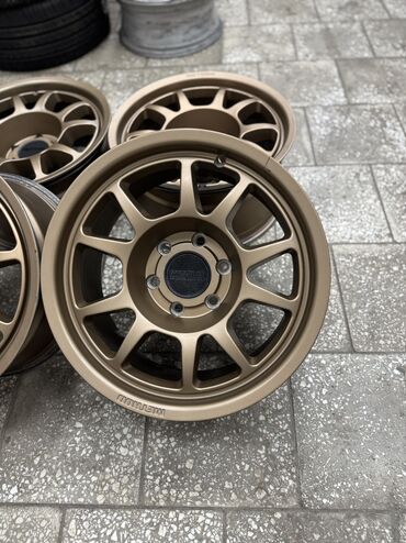 Диски: Литые Диски R 17 Комплект, отверстий - 6, Б/у at lalafo.kg — 10 Диски: Литые Диски R 17 Комплект, отверстий - 6, Б/у — 10