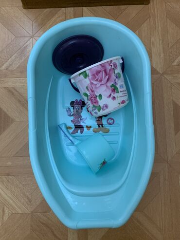 Другие товары для детей: Продаю ванночку состояние отличное (купались 2-3 раза) в комплекте
