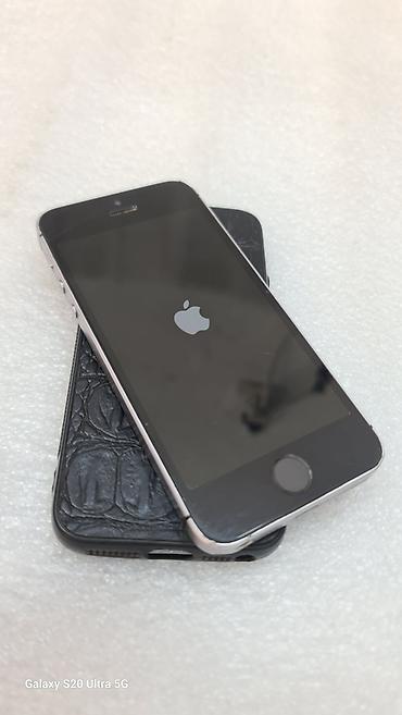 Apple iPhone: IPhone SE, Б/у, 64 ГБ, Черный, Чехол, 100 % — 2