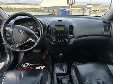 Hyundai: Hyundai i30: 1.6 l | 2010 il Sedan — 7